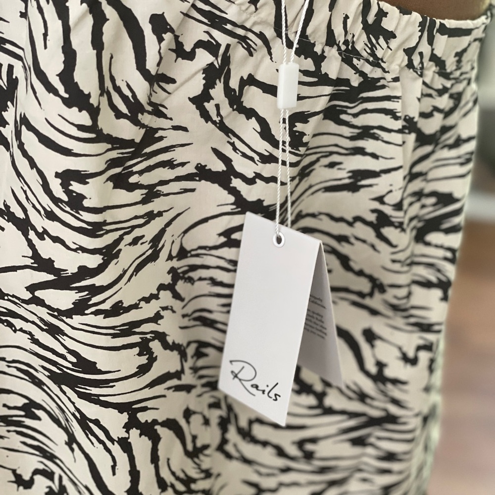 BNWT Rails Off-the-Shoulder shirt, L - Picture 4 of 6